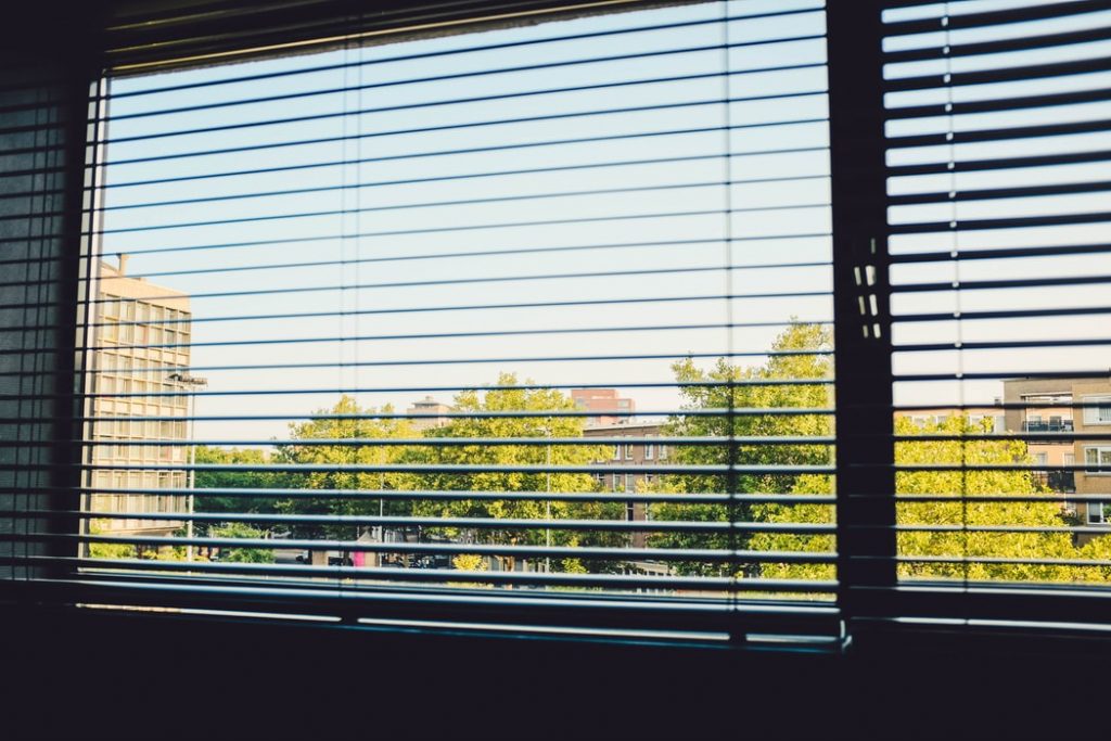 Five Reasons to Hire a Window Cleaner 1 clean windows